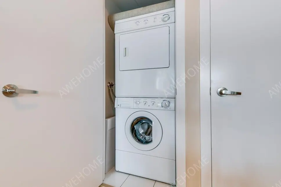 多倫多租房Toronto Stylish 2Bdrm Free Parking