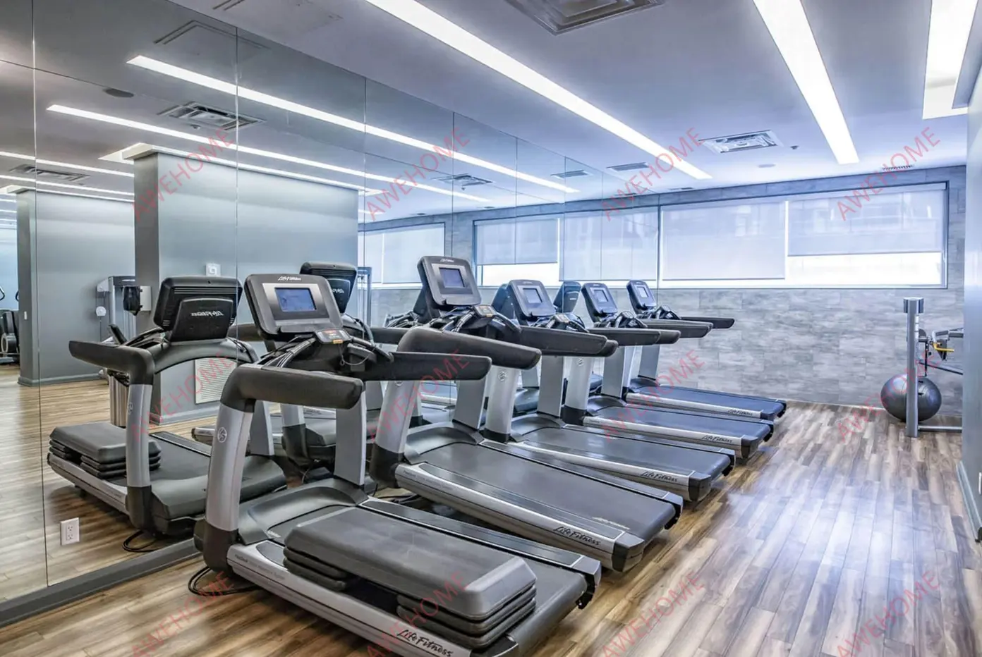 多倫多租房Upscale 1BR  Den in Downtown Torontos Yorkville