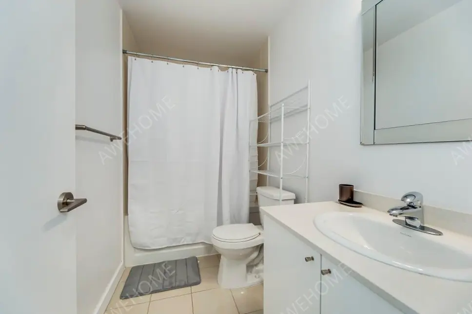 多倫多租房Modern 2 Bedroom Haven Steps from Square One