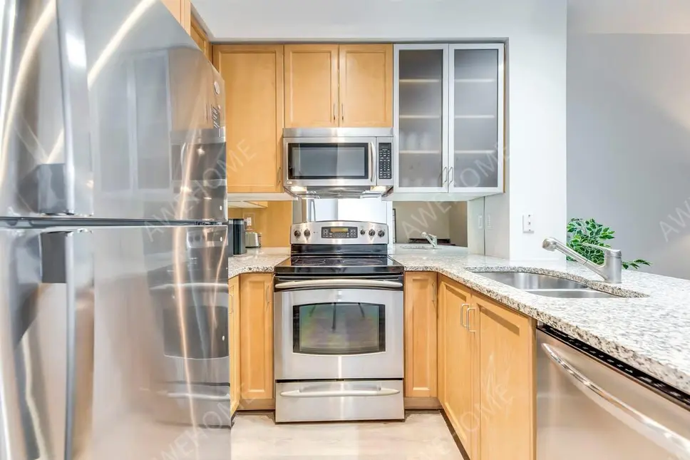 多倫多租房Yorkville 1 Bedroom Plus Home Office Suite