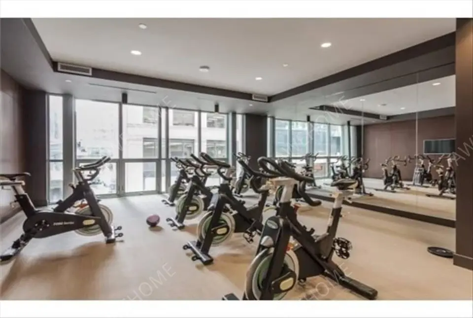 多倫多租房New Downtown Stunning 1 Bedroom and Den Condo