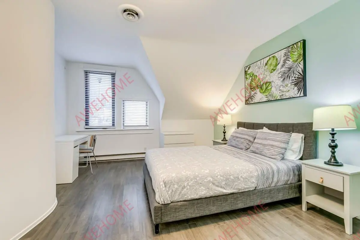 多倫多租房Stylish 2 Storey 2BR in Downtown Toronto