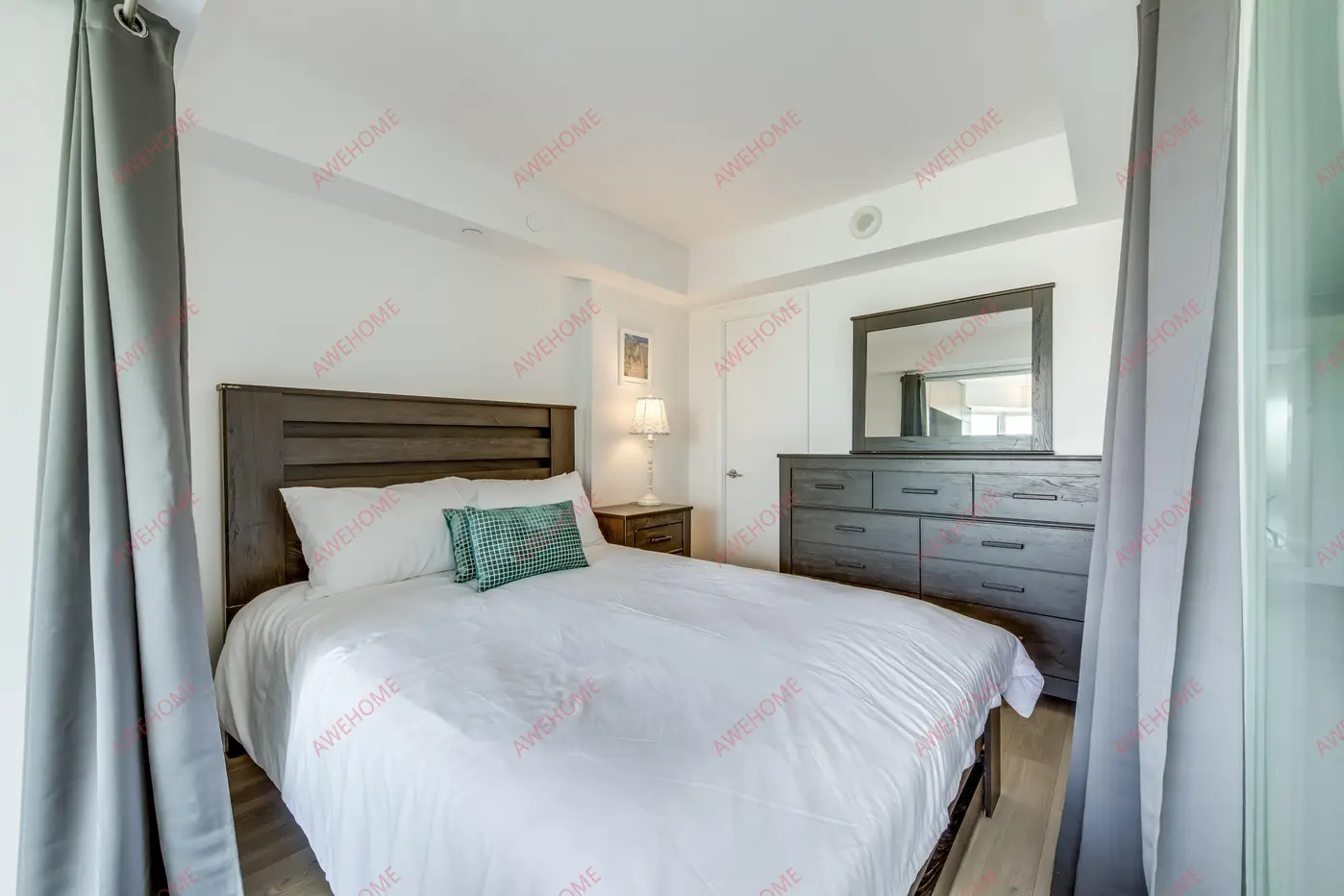 多倫多租房Upscale 1BR  Den in Downtown Torontos Yorkville
