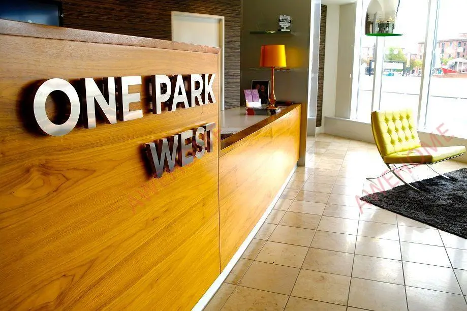倫敦租房One Park West 2B