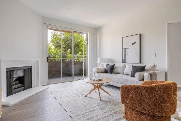 洛杉磯租房2201 S Beverly Glen 1360