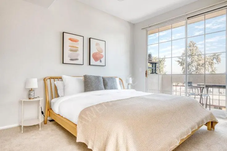 洛杉磯租房114 N Doheny Dr 940