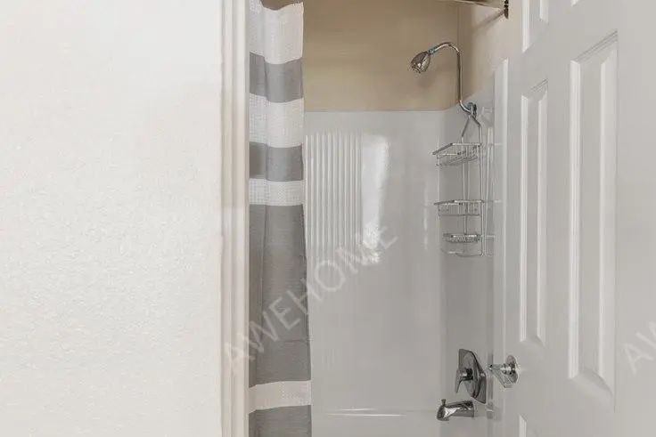洛杉磯租房AVA Toluca Hills 719