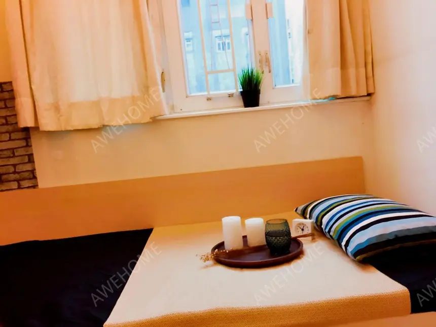中國香港租房(YY) 旺角西 月圓大廈  (整租, 3室1衛, 3人)