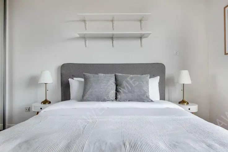 倫敦租房Point West Apartment Building 361