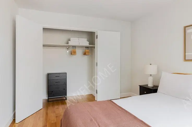 紐約租房The Ritz Plaza 1624