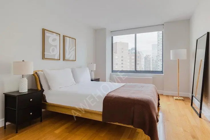 紐約租房The Ritz Plaza 1624