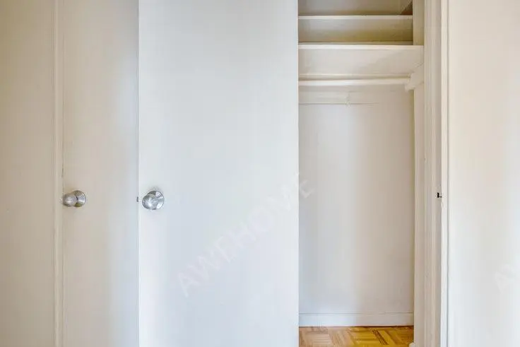 紐約租房300 E 51st St 531