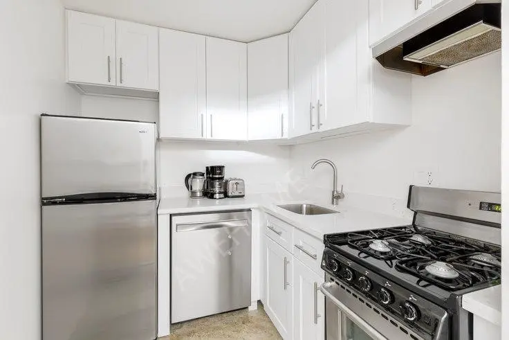 紐約租房123 E 54th St 1249