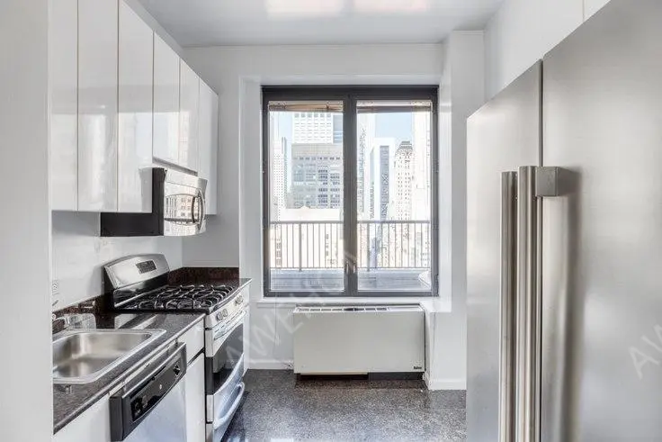 紐約租房150 E 57th St 915