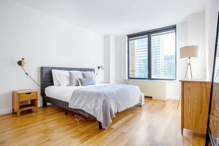 紐約租房150 E 57th St 520
