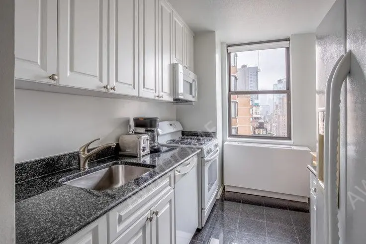 紐約租房Windsor Court 1231