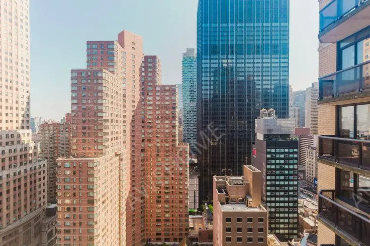紐約租房The Ritz Plaza 1541