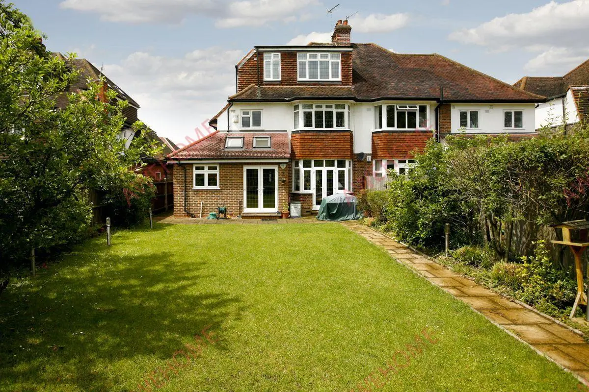倫敦租房Holland Avenue SW20 4B