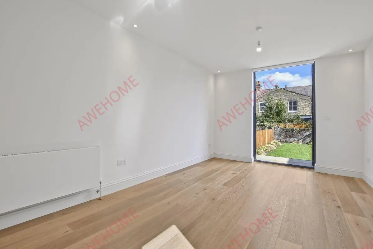 Londonshort-term accommodation Rentals[short-term accommodation]Langler Road 2B