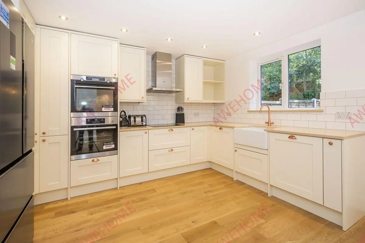 LondonSingle Apartment Rentals[Single Apartment]King George Square 3B