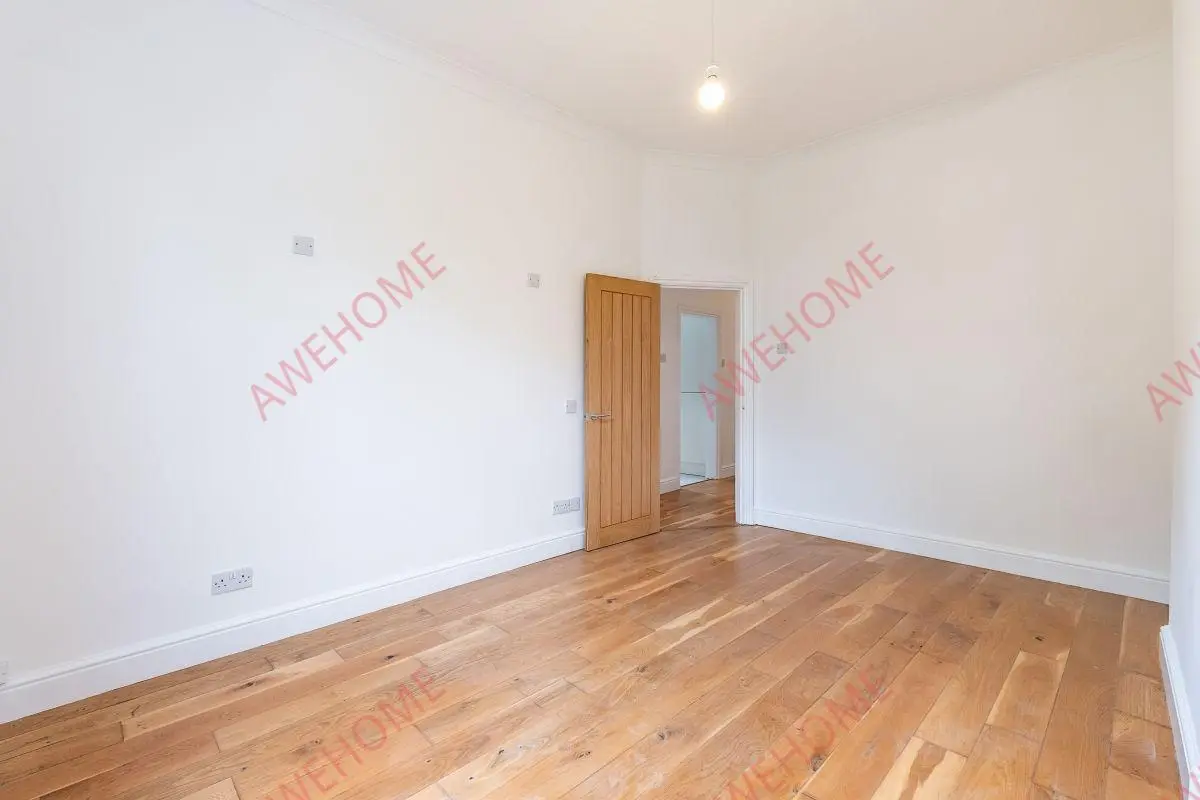 LondonPersonal housing Rentals[Personal housing]Chamberlayne Road 2B