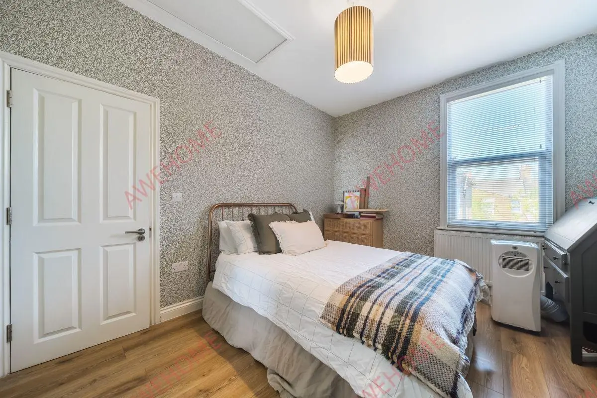 LondonWeekly Rental  Rentals[Weekly Rental ]Dongola Road 4B