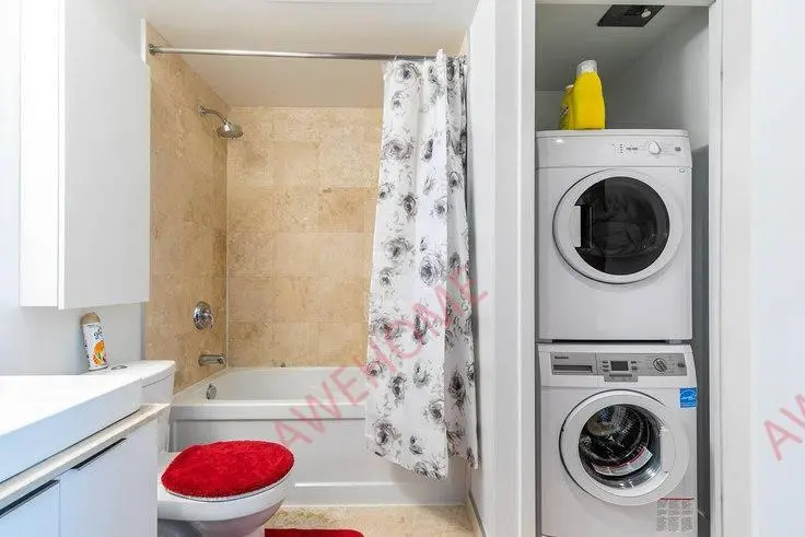 TorontoCelebrities Rentals[Celebrities]York Street 1036876P