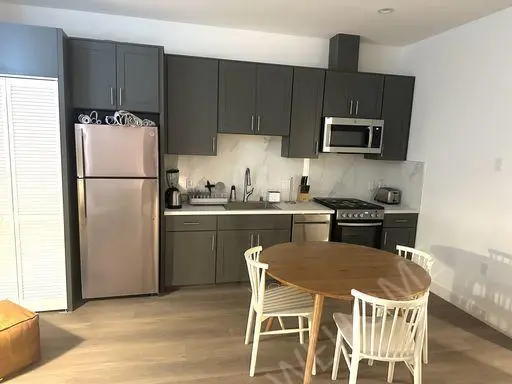 洛杉磯租房5639 Lexington Ave., Los Angeles, CA 90038