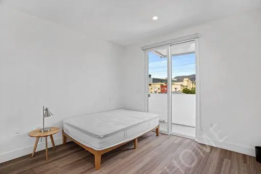 洛杉磯租房5639 Lexington Ave., Los Angeles, CA 90038