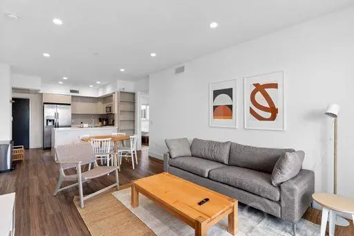 洛杉磯租房5639 Lexington Ave., Los Angeles, CA 90038