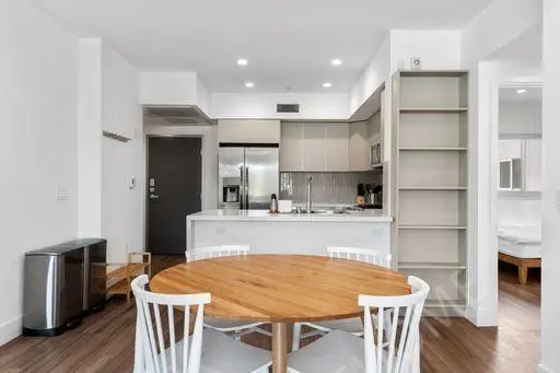 洛杉磯租房5639 Lexington Ave., Los Angeles, CA 90038