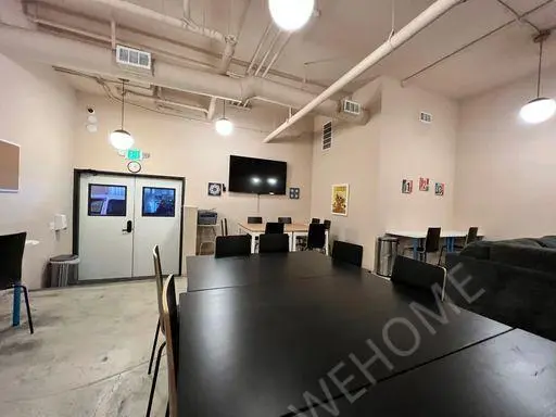 洛杉磯租房1735 N La Brea Ave., Los Angeles, CA 90046