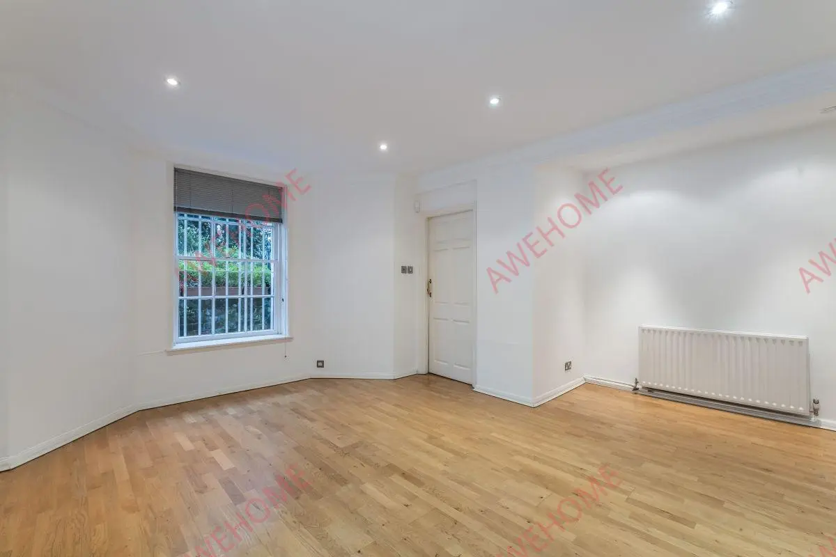 LondonWeekly Rental  Rentals[Weekly Rental ]Allen Street 4B
