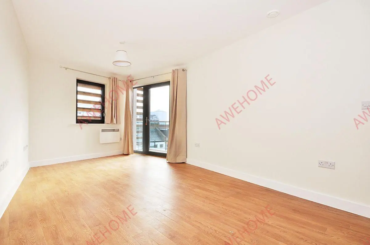 倫敦租房Uxbridge Road London W3 1B