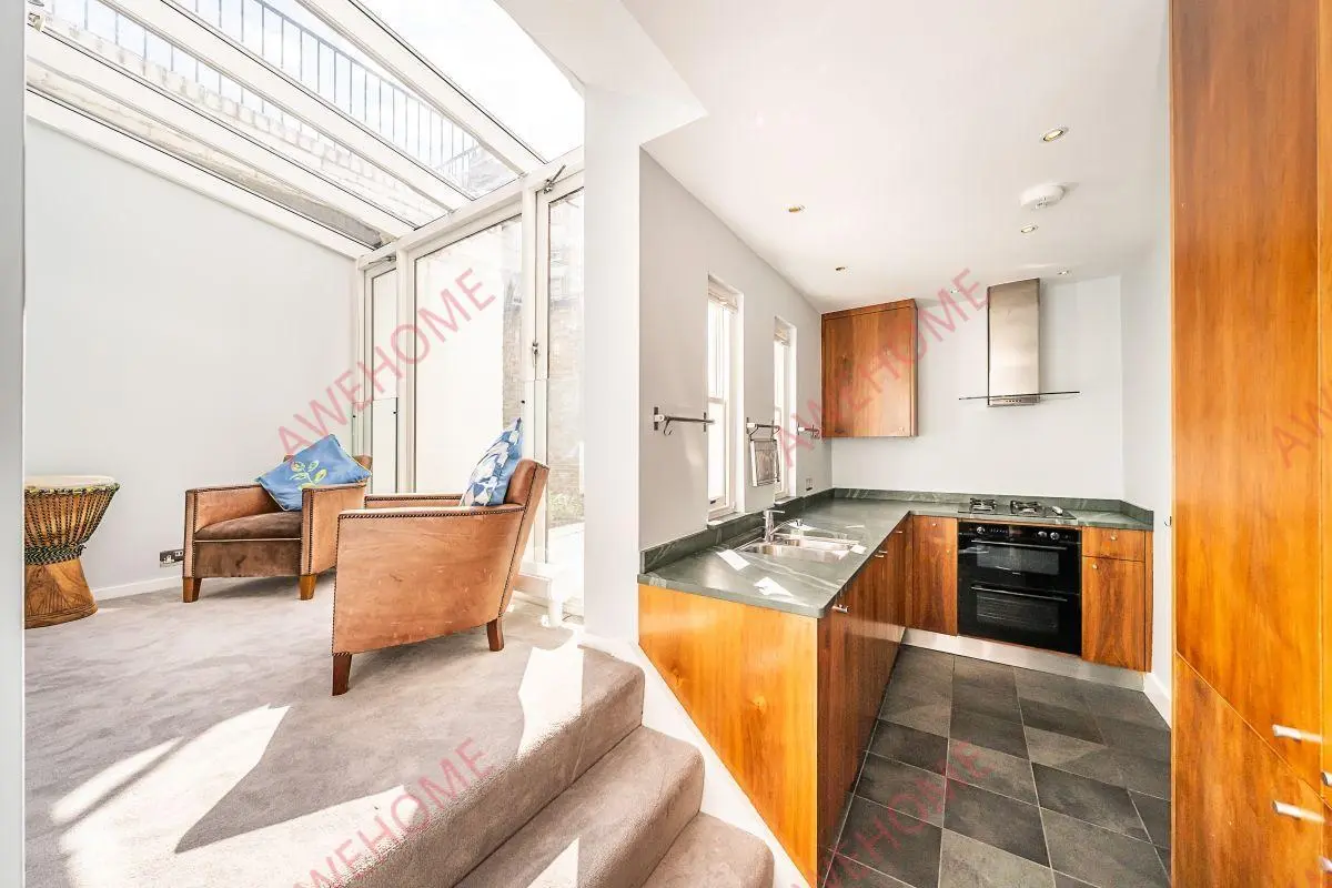 LondonWeekly Rental  Rentals[Weekly Rental ]First Street 3B