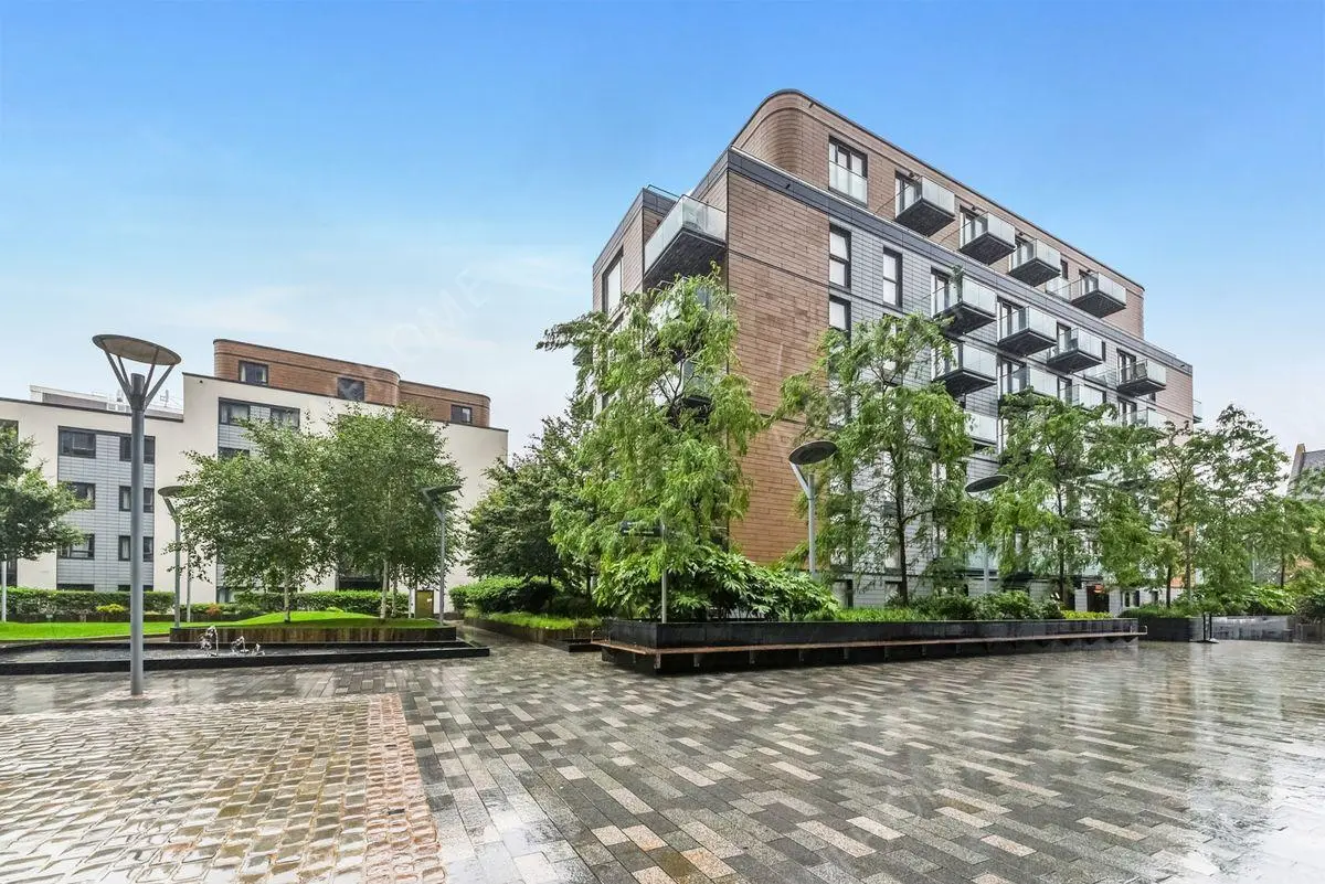 LondonWeekly Rental  Rentals[Weekly Rental ]Cobblestone Square