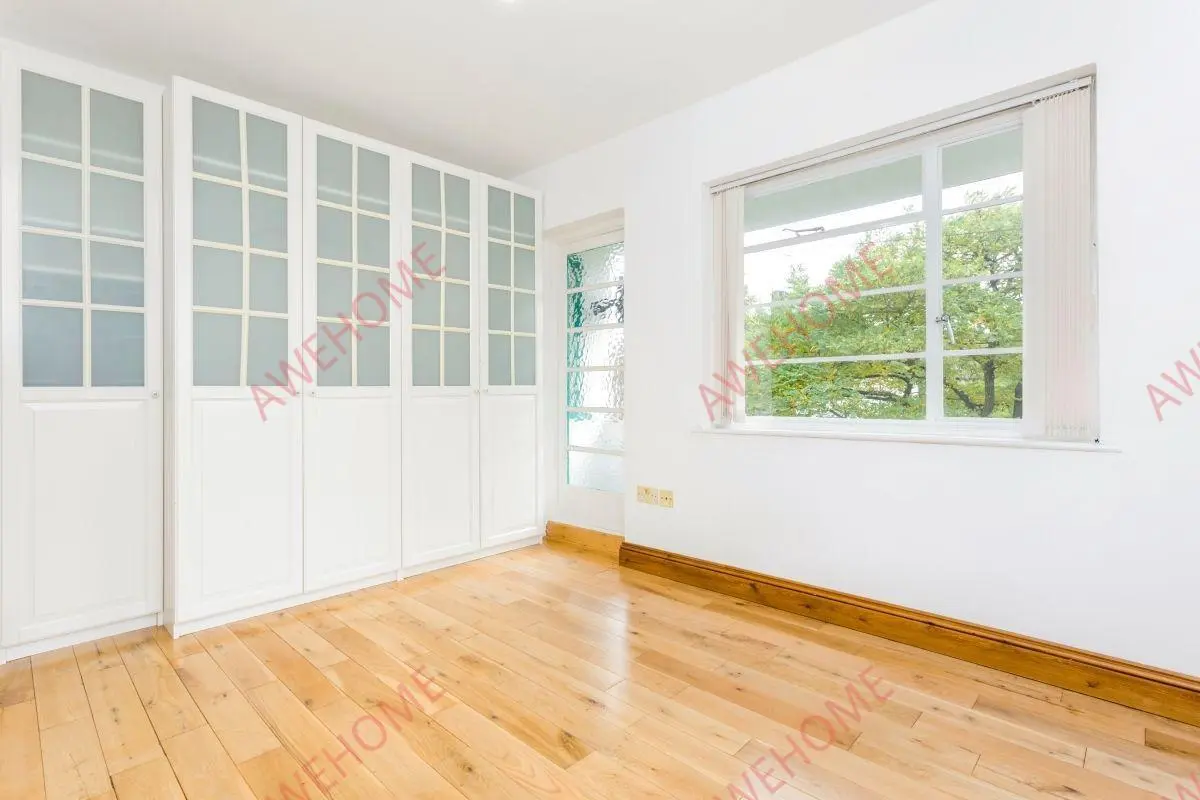 LondonPersonal housing Rentals[Personal housing]Ossulton Way 2B