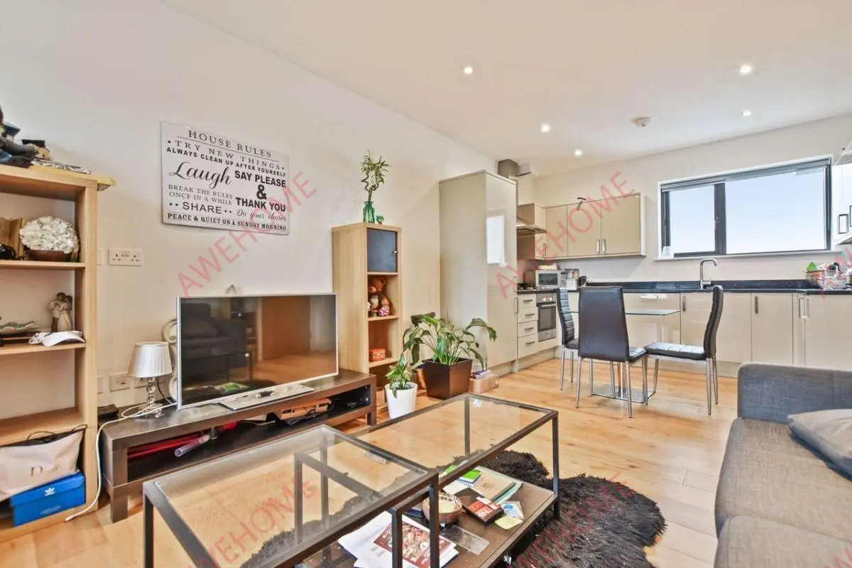 LondonSingle Apartment Rentals[Single Apartment]Mortimer Road 2B