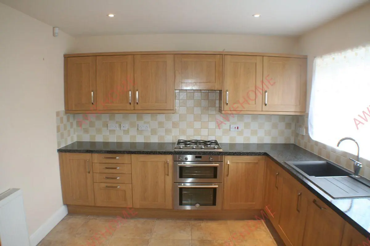 LondonWeekly Rental  Rentals[Weekly Rental ]Noahs Ark 3B