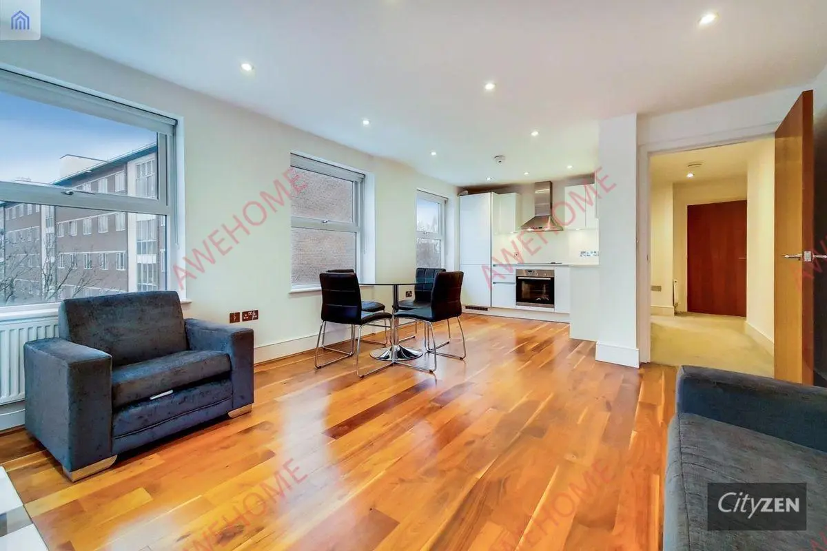 LondonSingle Apartment Rentals[Single Apartment]Comro Building 1B