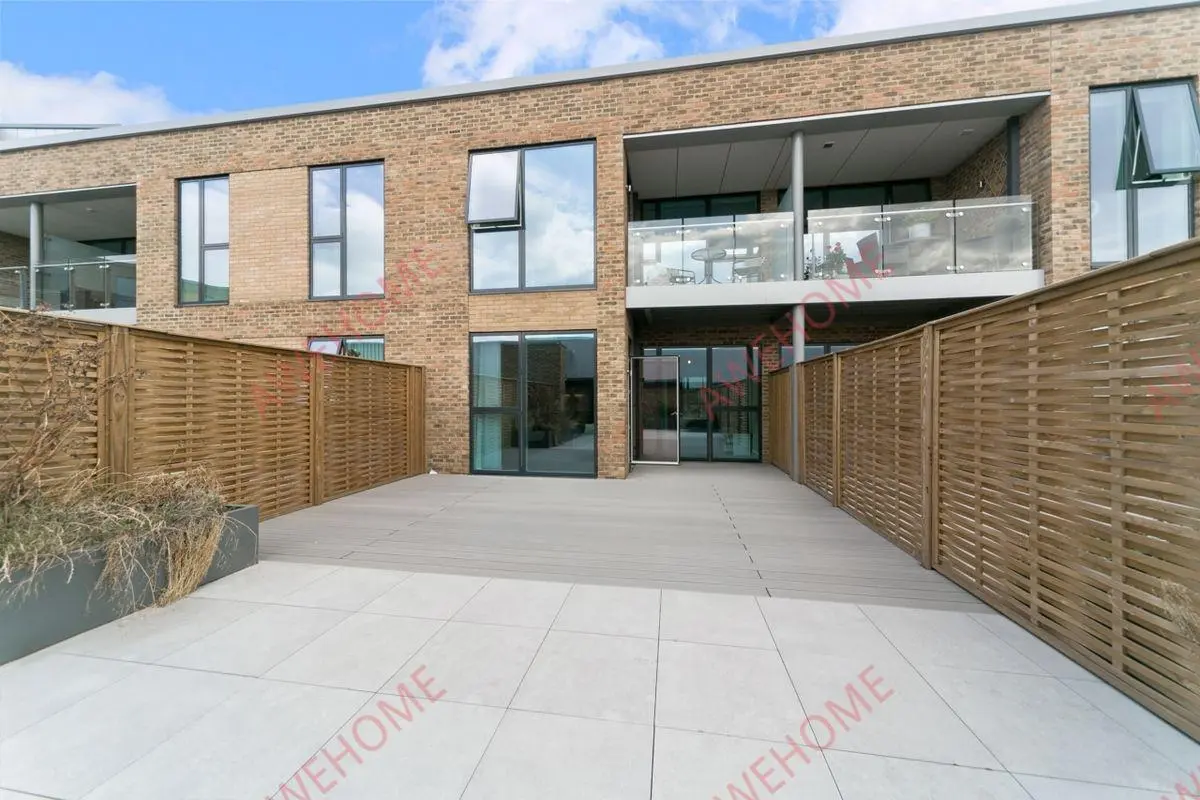 Londonshort-term accommodation Rentals[short-term accommodation]Bannister Road 1B