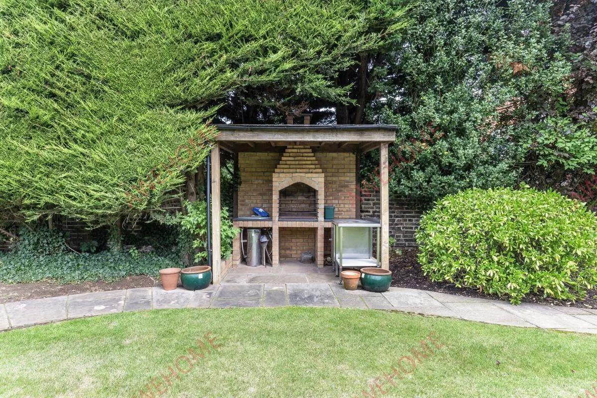 Londonshort-term accommodation Rentals[short-term accommodation]Hamilton Road London W5 8B