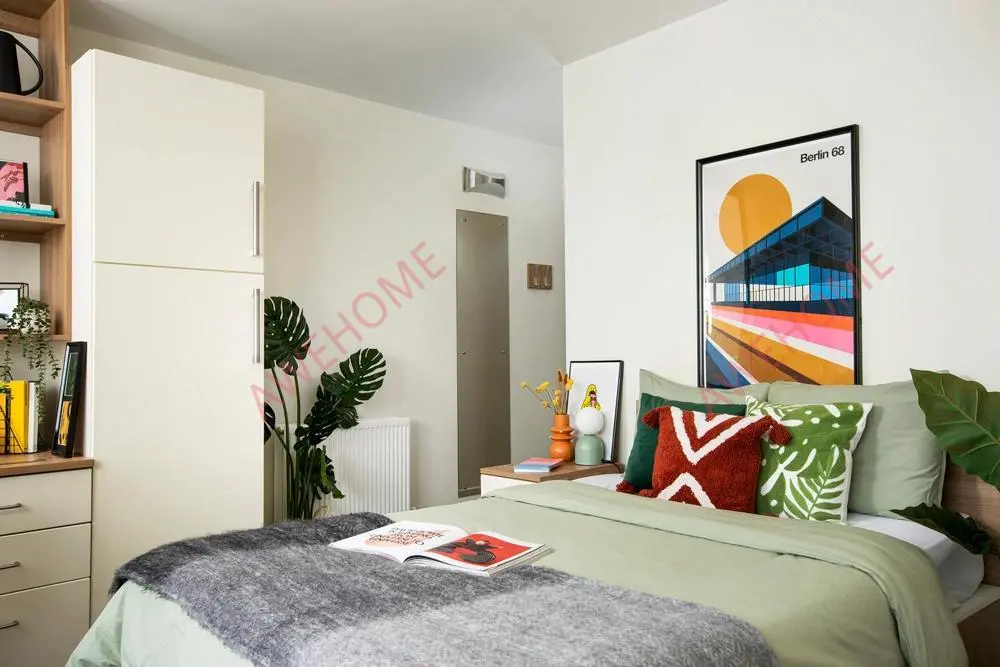 London RentalsMoonraker Point