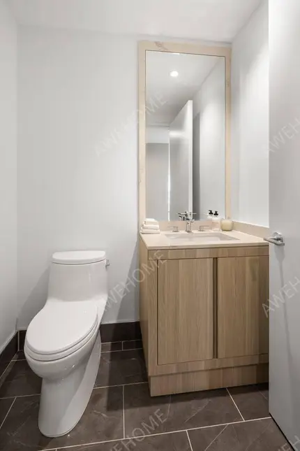 NewYork RentalsWaterline Square