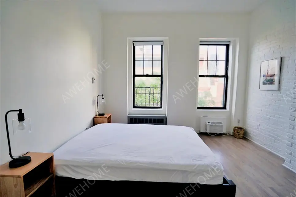 NewYork RentalsThe Hells Kitchen House