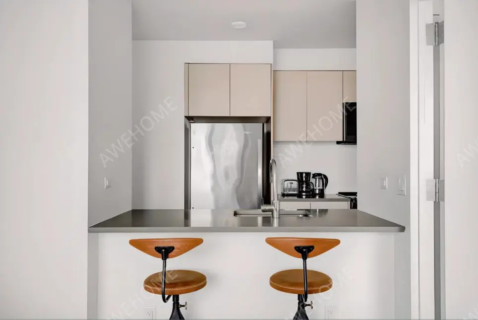 NewYork RentalsWatermark LIC-BG