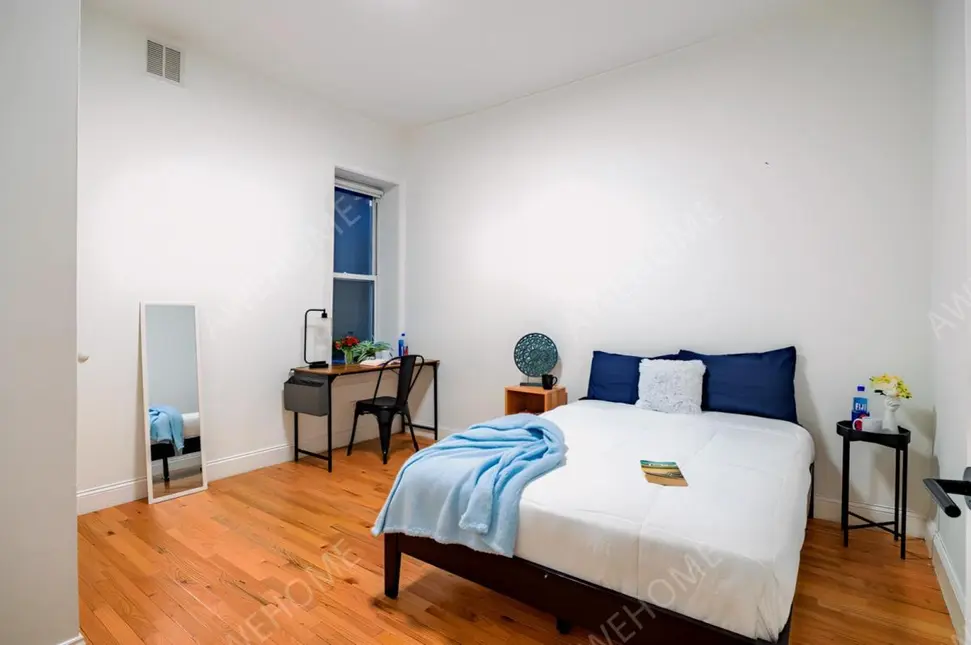 NewYork RentalsThe Monroe House