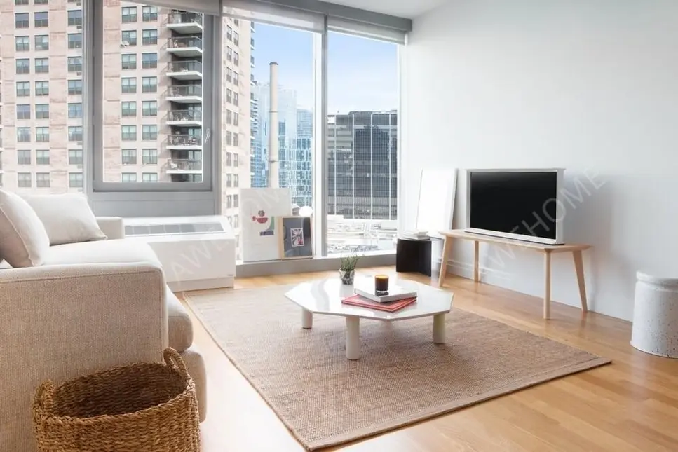 NewYorkWeekly Rental  Rentals[Weekly Rental ]Mercedes House