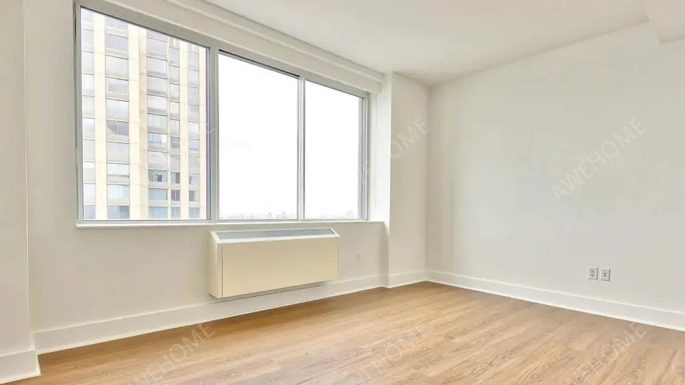 NewYorkPersonal housing Rentals[Personal housing]180 Riverside Blvd