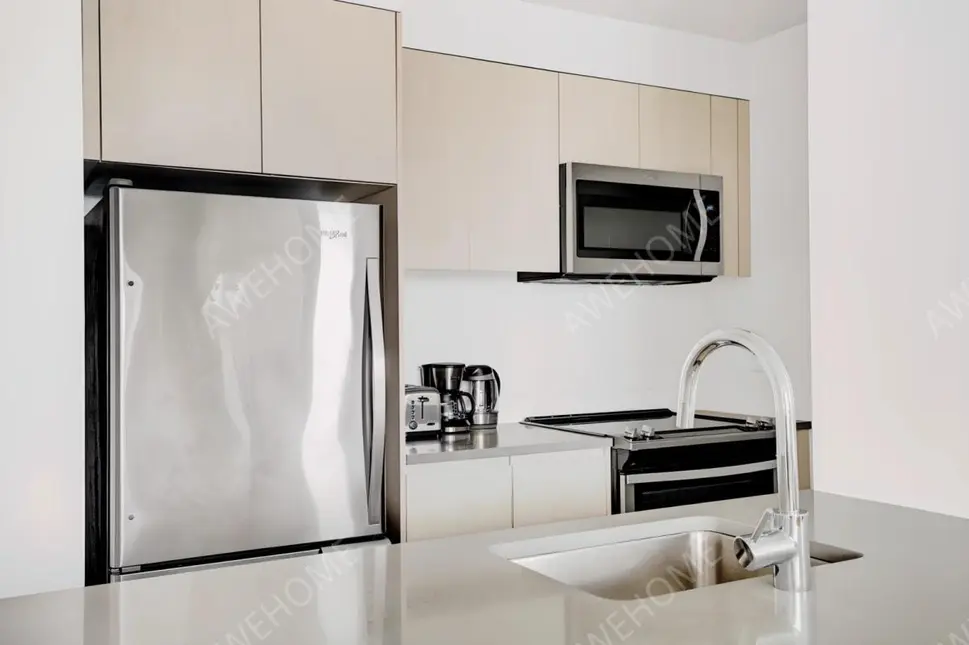 NewYork RentalsWatermark LIC-BG